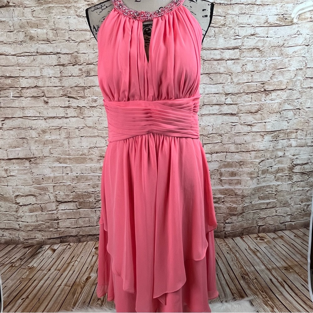 Elegant Pink Sleeveless Dress
